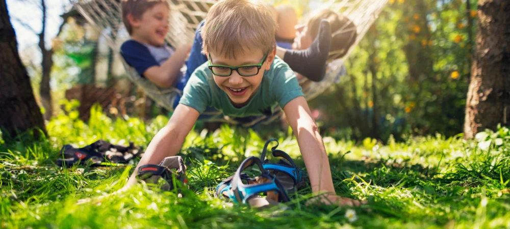 kids playing outside hammock